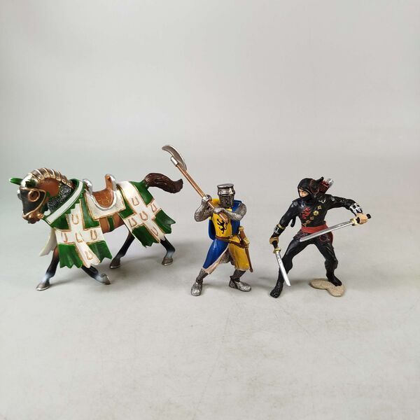 Schleich Tiere Bundle 3 Teile Ritter Ninja Turnierpferd Figurene | mehrfarbig, image 1 of 4