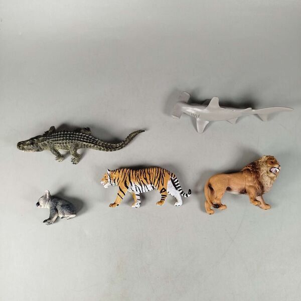 Schleich Tiere Bundle 5 Teile Tiger Löwe Koala Hai Krokodile | mehrfarbig, image 1 of 3