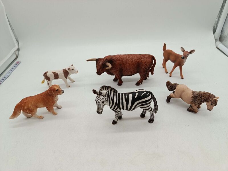 Schleich Tiere Bundle Bauernhof & Wildtiere 6 Teile Tierfiguren Pferd Kalb Hirsch Zebra Hunde | mehrfarbig, image 1 of 4