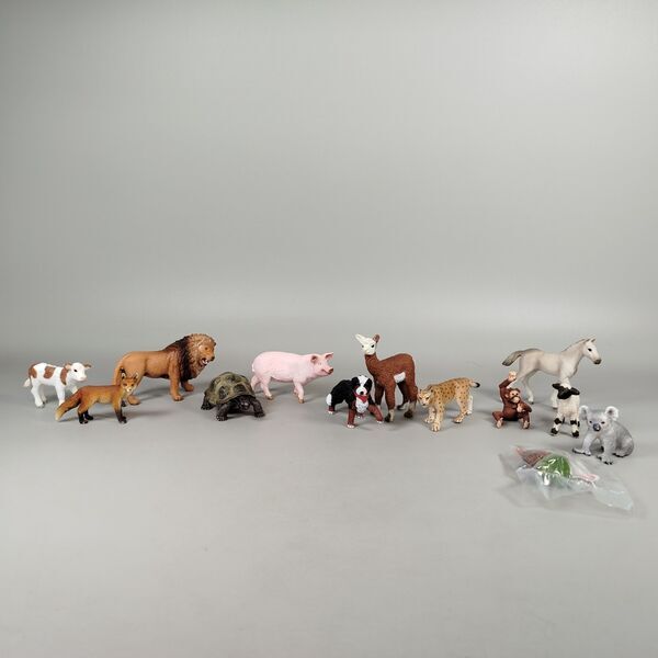 Schleich Tiere Set von 13 Figuren - Hund, Löwe, Pferdefohlen, Koala | mehrfarbig 1