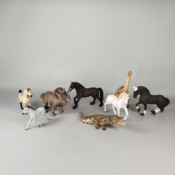 Schleich Tiere Set von 8 Figuren - Pferde, Dinosaurier, Krokodil | mehrfarbig 1
