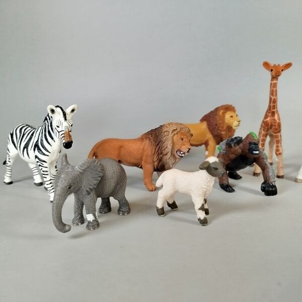 Schleich Tierfiguren Set von 12 | multicolored 3