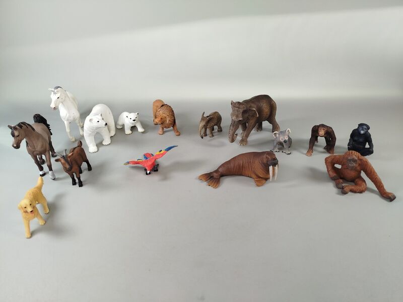 Schleich Tierfiguren Set von 15 Tieren - Pferde, Hunde, Elefanten, Löwen | mehrfarbig 1