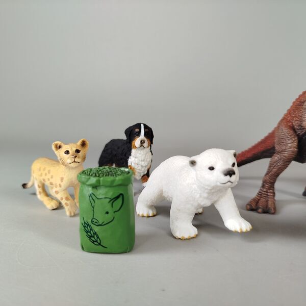 Schleich Tierfiguren Set von 9 - Dinosaurier & Bauernhoftiere | mehrfarbig 5