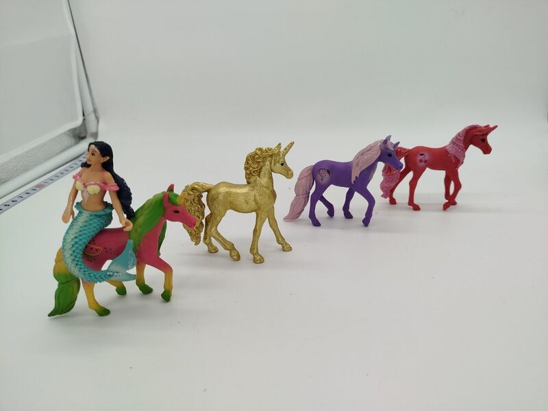 Schleichfiguren Bayala Einhörner - Set von 4 und Meerjungfrau | mehrfarbig 1