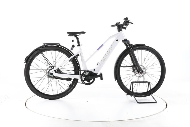 Scott Passage 1 2025 | white | 28" | M | < 500 km, image 1 of 5