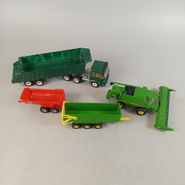 Siku Bundle Landwirtschaft Traktoren & pendant | multicolored, image 1 of 2
