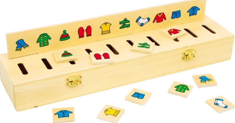 Small Foot Picture Sorting Box Educate | multicoloured | Clothing and Shoes, image 1 of 1