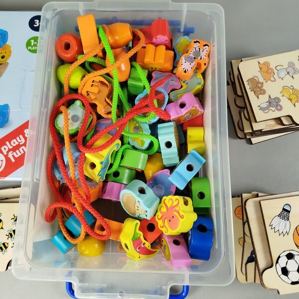 small foot Bundle animals balancing game & threading beads Holzspielzeug | multicolored, image 1 of 4