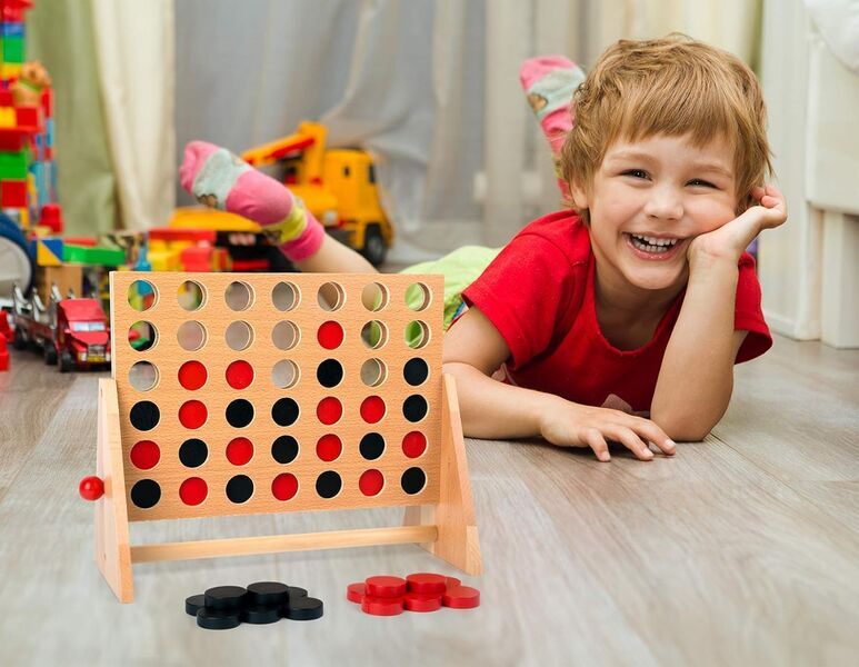 Small Foot Vier in Einer Reihe | pruun 3