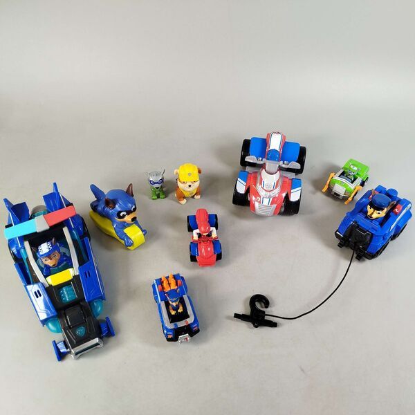 Spin Master Bundle Paw Patrol Set von 9 Figuren & Fahrzeugee | multicolored, image 1 of 2