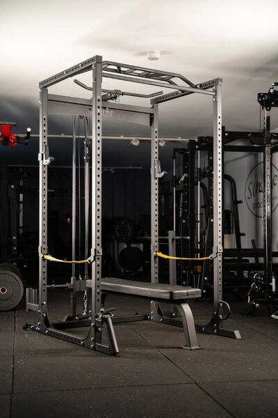 SQMIZE Power Rack SQ7.04A inkl. Latzugstation | schwarz 1
