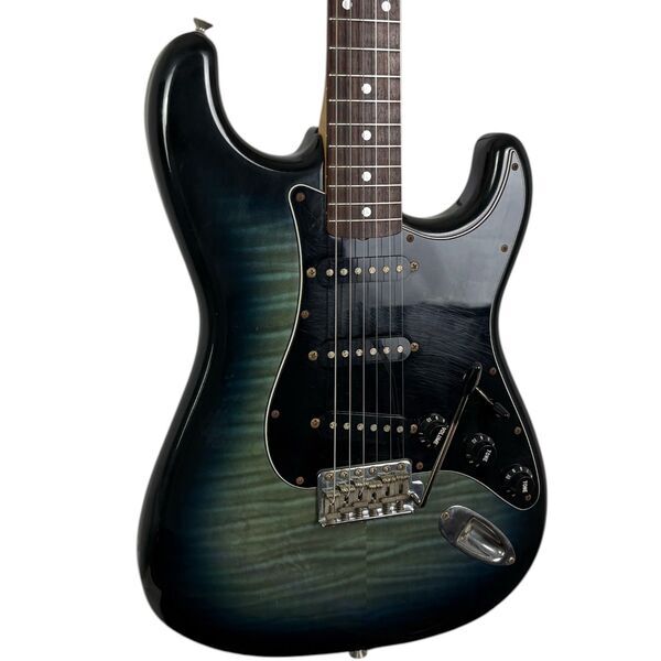 Squier by Fender Japan SST-R Stratocaster 1999-2002 - Transparentny Niebieski Burst | niebieski burst, image 2 of 5