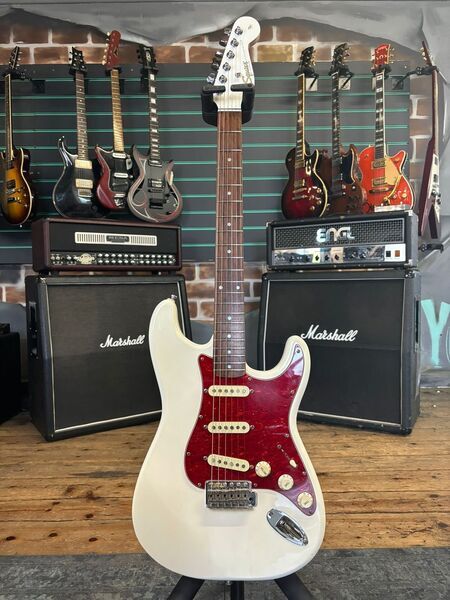 Squier Pro-Tone Stratocaster Olympic White 1997 Electric Guitar | Olympic White, image 1 of 5