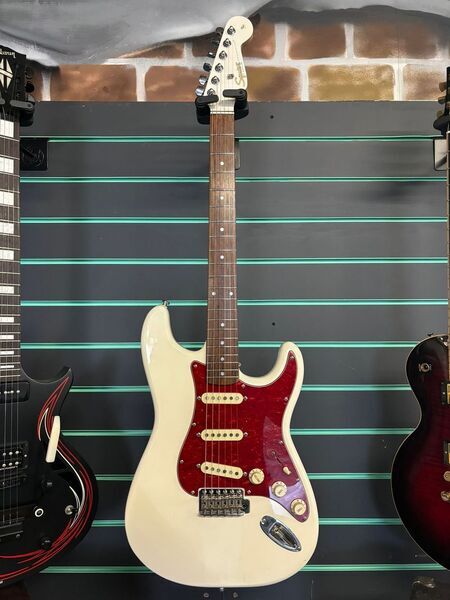 Squier Pro-Tone Stratocaster Olympic White 1997 Electric Guitar | Olympic White, image 2 of 5