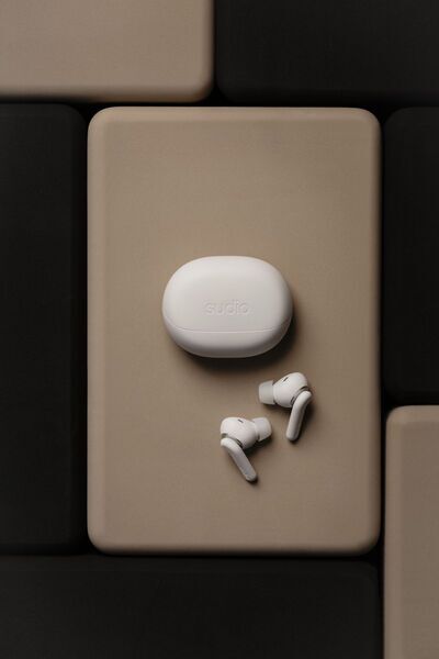 Sudio E4 Pro | Cloud White, image 4 of 5