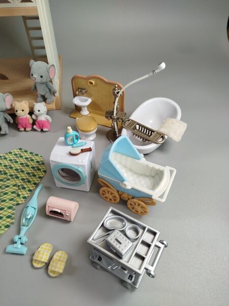 Sylvanian Families Riverside Lodge Haus mit Figuren, Möbeln, Zubehör | mehrfarbig 3