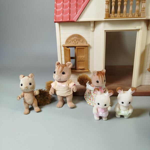 Sylvanian Families Starter-Haus & Wohnmobil Set mit Möbeln und Figuren | mehrfarbig 2