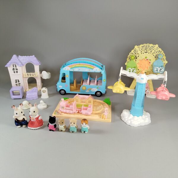 Sylvanian Families - Vergnügungspark mit Karussell, Riesenrad, Bus, Gruselhaus | multicolored 1