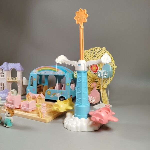 Sylvanian Families - Vergnügungspark mit Karussell, Riesenrad, Bus, Gruselhaus | multicolored 2