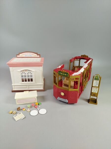 Sylvanian Families Set - Süßwarenladen 5051 and Stadtbahn 6007 | multicolored 1