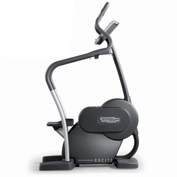 Technogym 700i New Step Excite+ | черно/сребристо 1