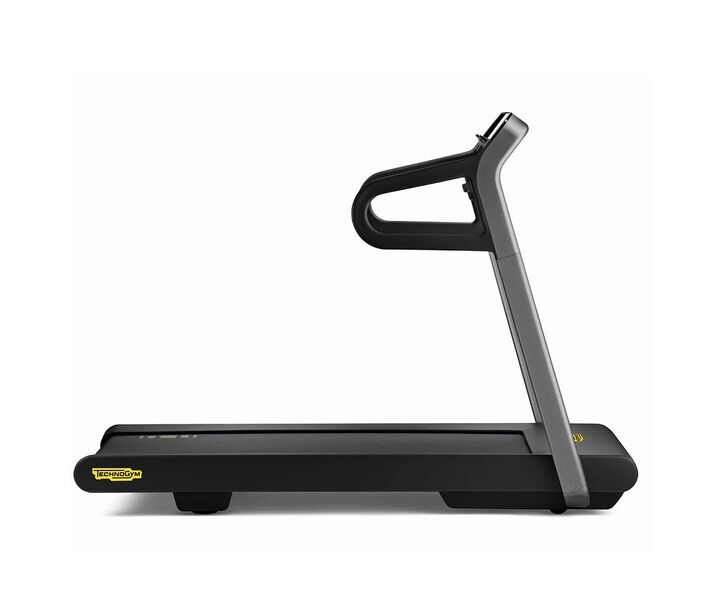 Technogym MyRun běžecký pás | 20 km/h | černá 1