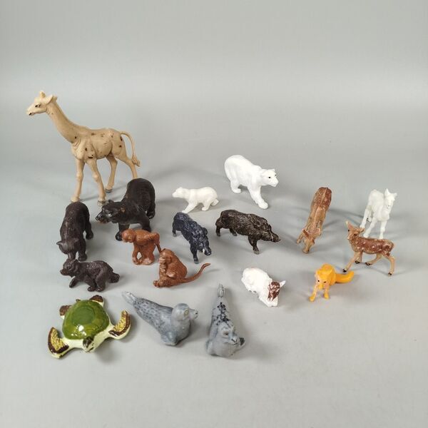 Tierfiguren Set von 18 | mehrfarbig 1