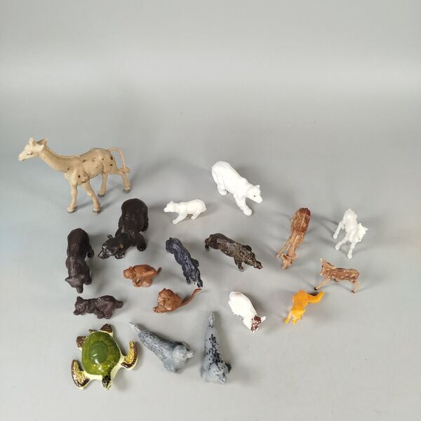 Tierfiguren Set von 18 | mehrfarbig 2
