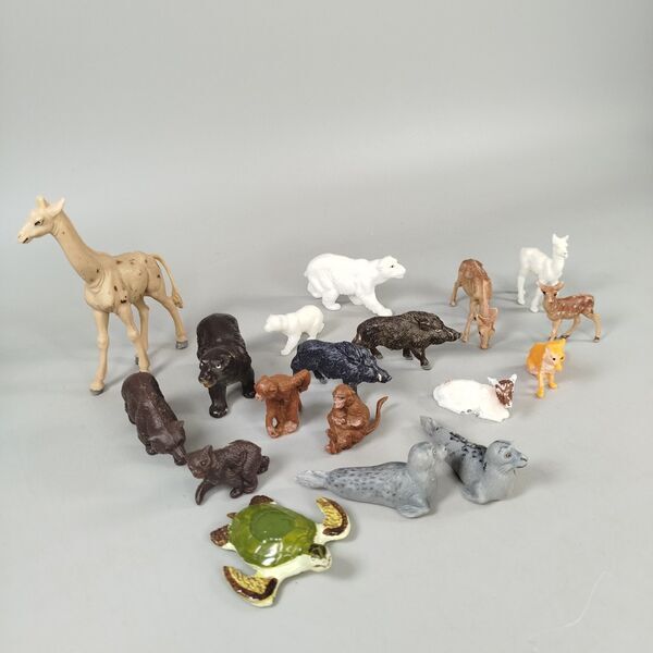Tierfiguren Set von 18 | mehrfarbig 4