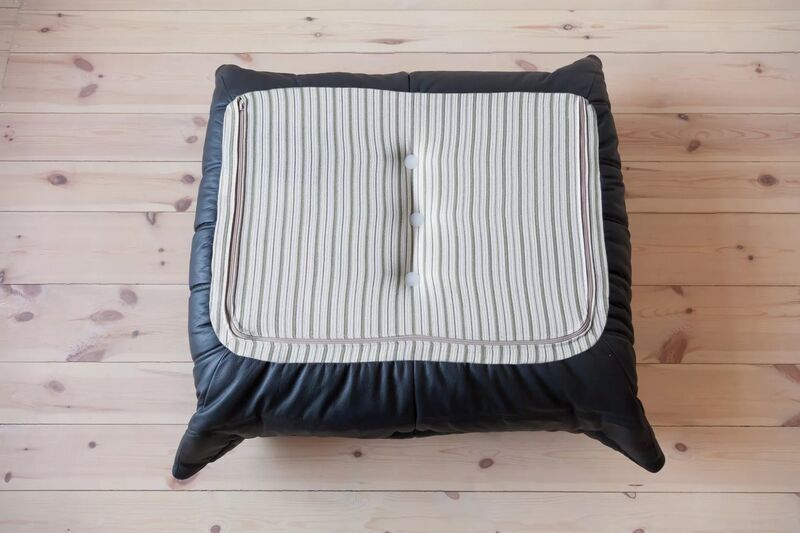 Togo Ottoman Madras-leather black | black, image 4 of 4