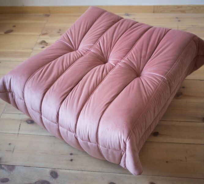 Togo Ottoman velvet Perlrosa | pink, image 1 of 4