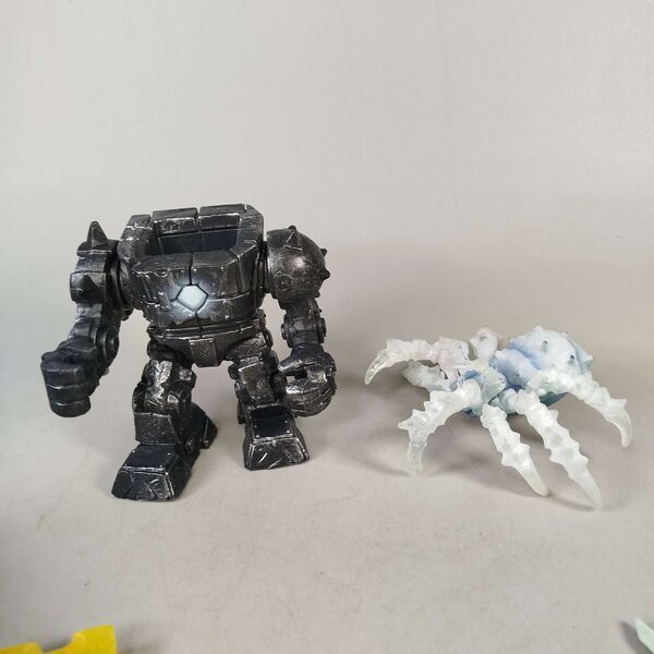 Treasure X Bundle Golem Spinne & Mini Mobs Set von 44 Figurene | mehrfarbig, image 2 of 3