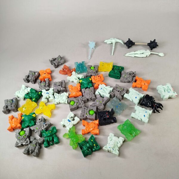 Treasure X Bundle Golem Spinne & Mini Mobs Set von 44 Figurene | mehrfarbig, image 3 of 3