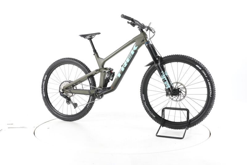 Trek Slash 9.7 2023 | verde | 29" | 45 cm, image 1 of 4