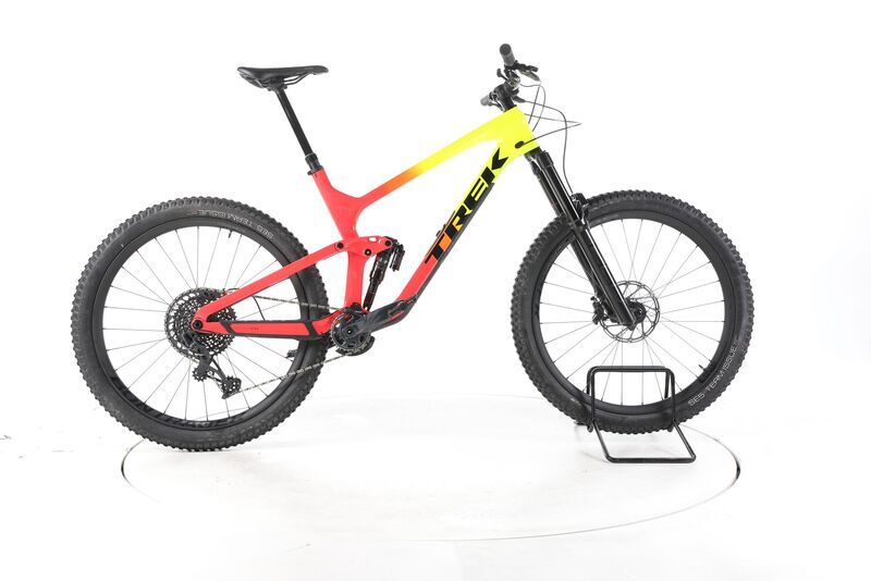 Trek Slash 9.8 2024 | rød | 29" | 50 cm, image 1 of 5