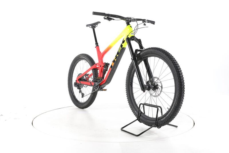 Trek Slash 9.8 2024 | rød | 29" | 50 cm, image 3 of 5