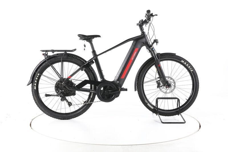 Victoria Avyon 10 2023 | černá | 27,5" | 48 cm | 500 - 3000 km, image 1 of 5