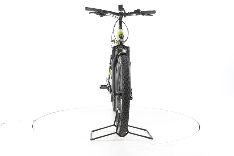 Victoria Avyon 4 2023 | zelená | 27,5" | M | 500 - 3000 km, image 3 of 4