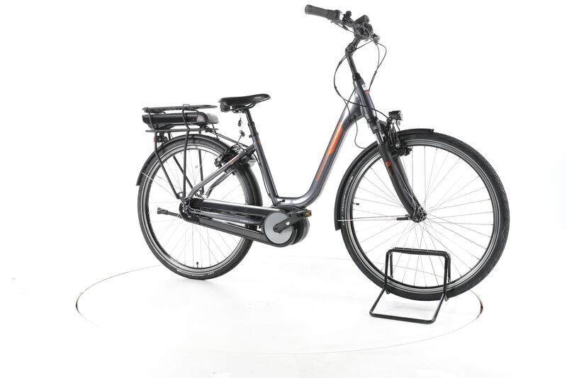 Victoria Cysalo 11 2022 | black | 28" | 46 cm | 500 - 3000 km 1