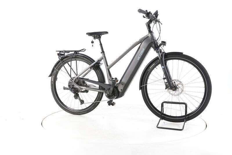 Victoria Tresalo 16 2024 | grau | 28" | 48 cm | 500 - 3000 km, image 1 of 4