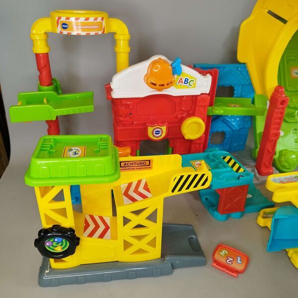 VTech Bundle Tut Tut Baby Flitzer Feuerwehr & Polizei Spielset mit Feuerwehrstation & Baukrane | multicolored, image 1 of 4