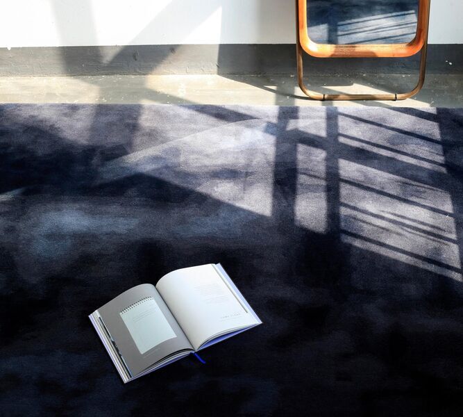 Wall Midnight carpet Large 300 x 240 cm New Zealand wool | blue, image 1 of 5