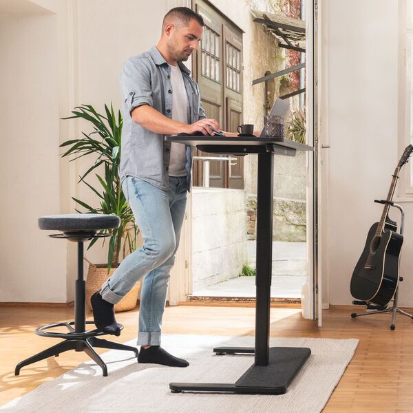 Yaasa Desk One 91 x 51 cm - Elektriskt höjdjusterbart ståbord | mörkgrå/svart 2