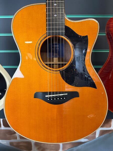 Yamaha AC5R A.R.E Vintage Natural 2025 Electro-Acoustic Guitar | Vintage Natural, image 4 of 5