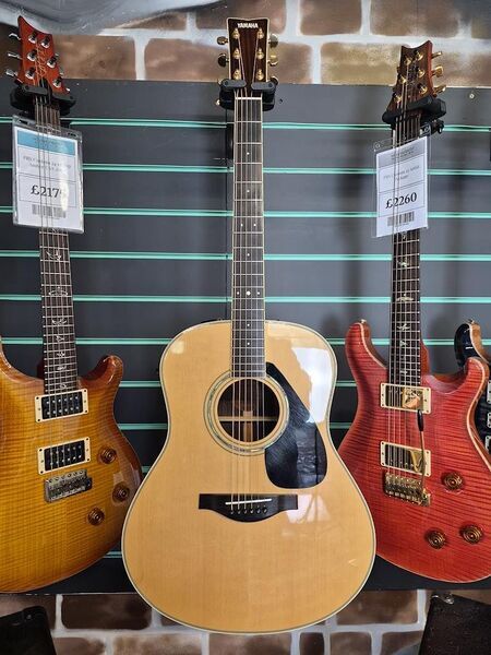 Yamaha LLX6A Gloss Natural 2012 Electro-Acoustic Guitar | Gloss Natural, image 2 of 5