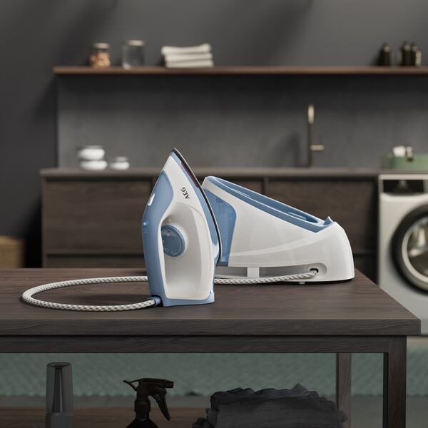 AEG ST5-1-2DB Gentle 5000 Dampfbügelstation | weiß/blau 5