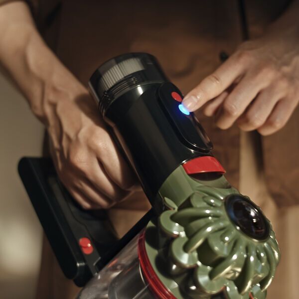 Dyson V8 Cyclone Akku-Handstaubsauger | schwarz, image 4 of 5