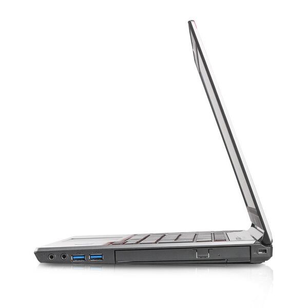 Fujitsu Lifebook E746 | 14" | i5-6300U | 4 GB | 128 GB SSD | WXGA | DVD-RW | Win 10 Pro | US 2