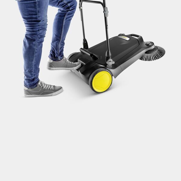 Kärcher S 4 Twin Go!Further Sweeper | black, image 3 of 5